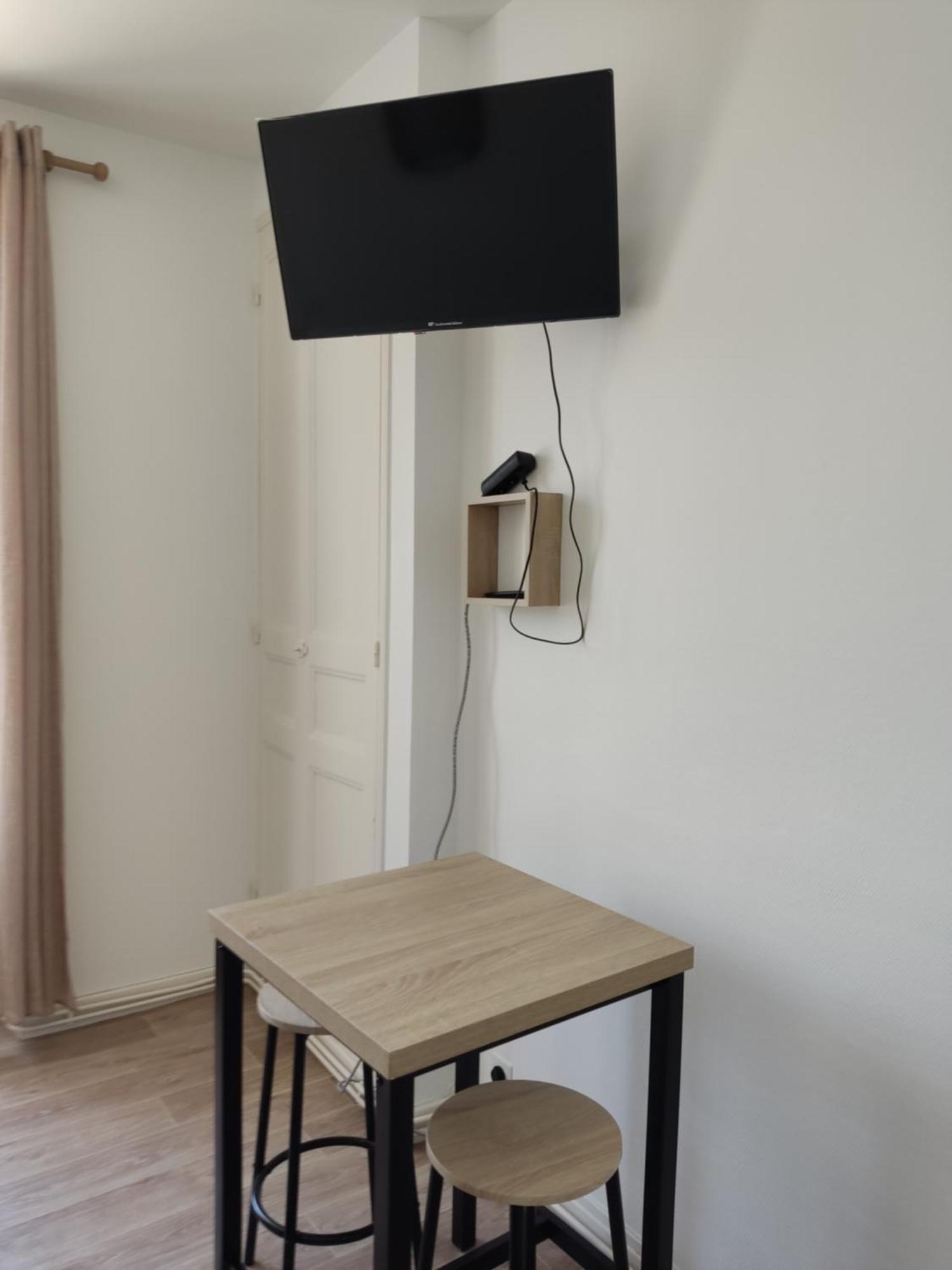 Le 3, Wifi, Parking, Centre Apartment Chateauroux Exterior photo